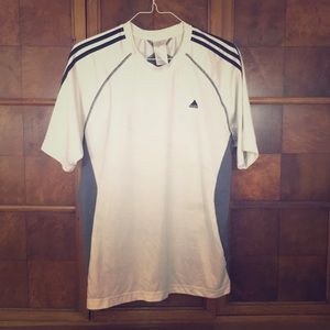Men’s active shirt, size large.